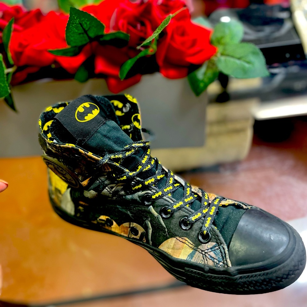 Men athletic shoes